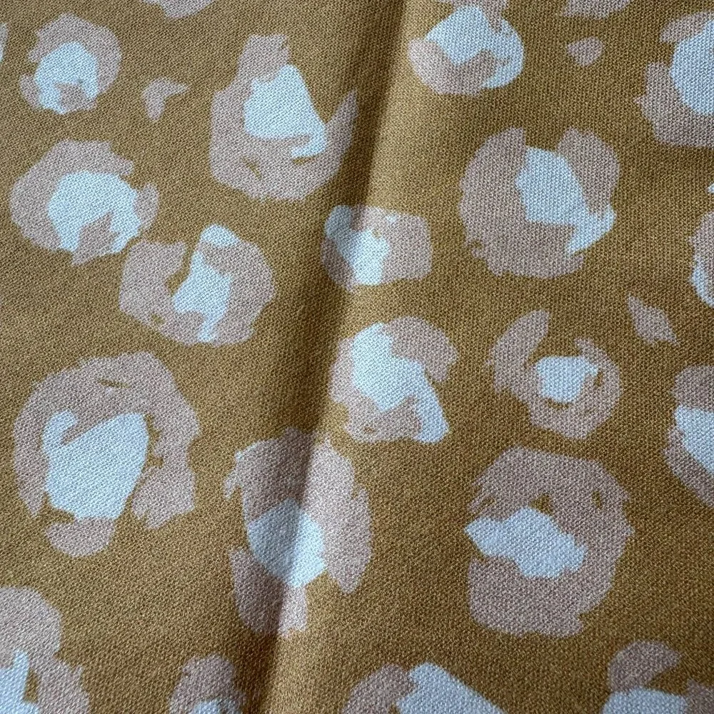 NWT Loic by Design Leopard Pattern Dog Bandana, Brown, White, + Pink, Size L